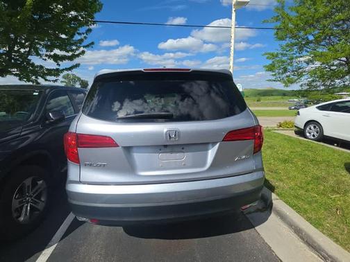 Lunar Silver Metallic 2016 Honda Pilot EX