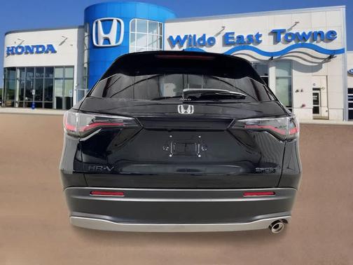Crystal Black Pearl 2027 Honda HR-V Sport