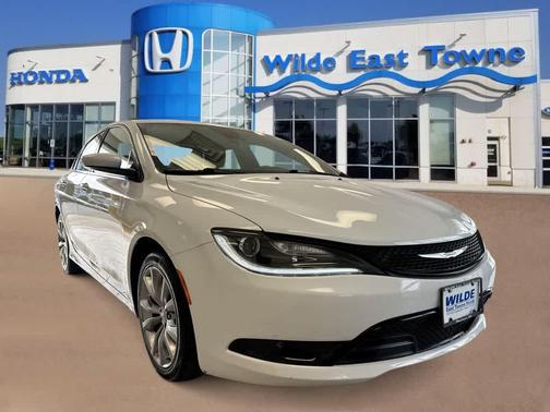 Bright White Clearcoat 2016 Chrysler 200 S