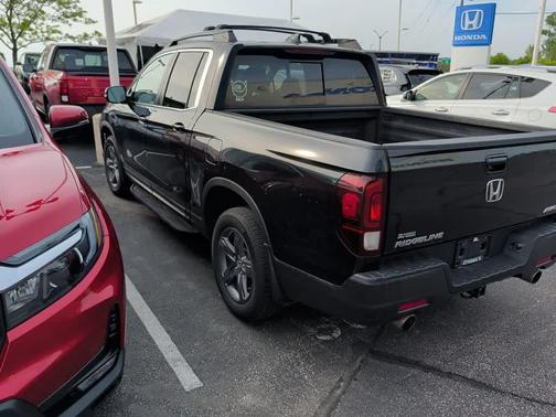 Crystal Black Pearl 2022 Honda Ridgeline RTL