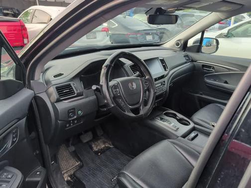 Crystal Black Pearl 2022 Honda Ridgeline RTL