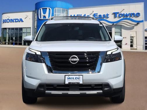 Everest White Pearl Tricoat 2025 Nissan Pathfinder Platinum 4WD