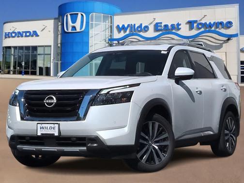Everest White Pearl Tricoat 2025 Nissan Pathfinder Platinum 4WD