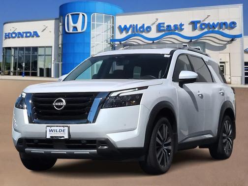 Everest White Pearl Tricoat 2025 Nissan Pathfinder Platinum 4WD