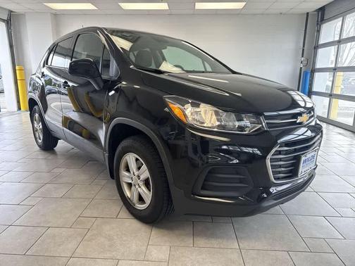 Mosaic Black Metallic 2019 Chevrolet Trax LS