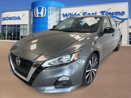 2021 Nissan Altima SR FWD