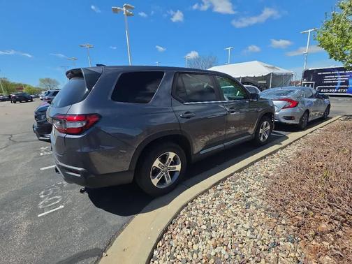Modern Steel Metallic 2025 Honda Pilot EX-L