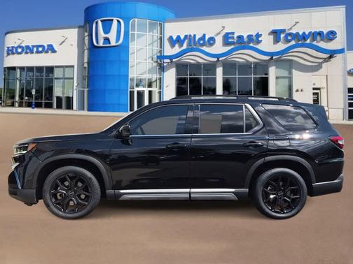 Crystal Black Pearl 2025 Honda Pilot Touring 8-Passenger