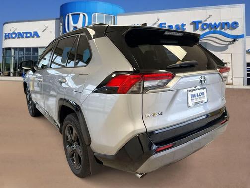 2019 Toyota RAV4 Hybrid SE