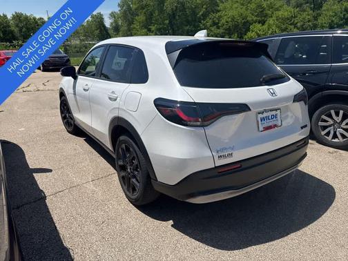 Platinum White Pearl 2025 Honda HR-V AWD Sport