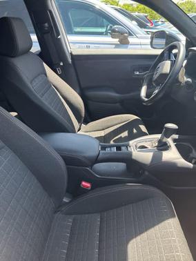 Platinum White Pearl 2025 Honda HR-V AWD Sport