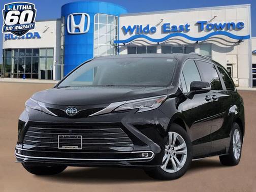 Midnight Black Metallic 2023 Toyota Sienna Platinum
