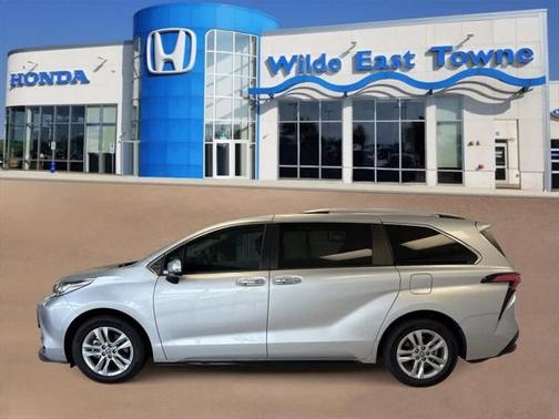 2022 Toyota Sienna Limited 7-Passenger