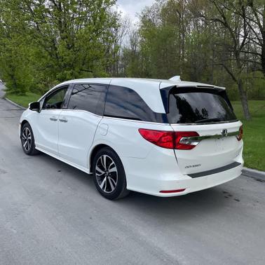 White Diamond Pearl 2019 Honda Odyssey Elite