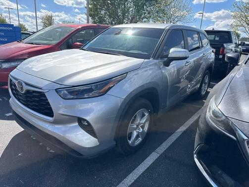 Celestial Silver Metallic 2023 Toyota Highlander LE