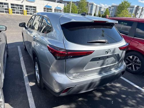 Celestial Silver Metallic 2023 Toyota Highlander LE