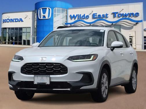 Platinum White Pearl 2023 Honda HR-V LX
