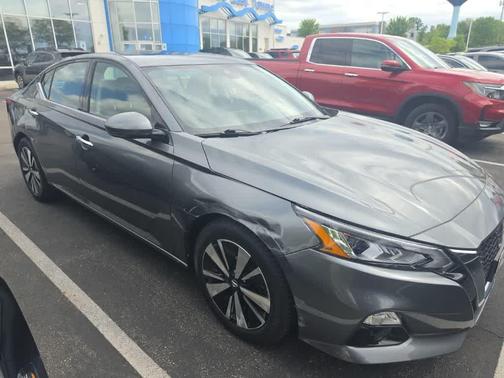 Gun Metallic 2019 Nissan Altima 2.5 SV
