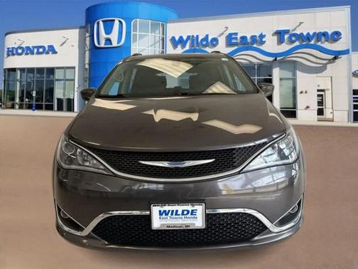 2018 Chrysler Pacifica Touring-L