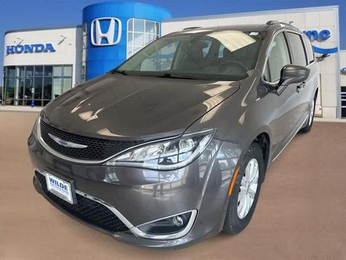 2018 Chrysler Pacifica Touring-L
