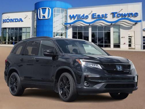 Crystal Black Pearl 2022 Honda Pilot AWD Black Edition