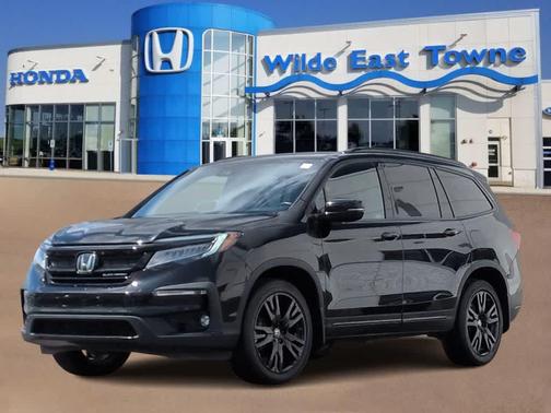 Crystal Black Pearl 2022 Honda Pilot AWD Black Edition