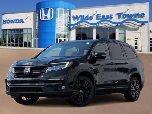Crystal Black Pearl 2022 Honda Pilot AWD Black Edition
