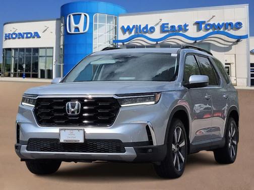 Lunar Silver Metallic 2025 Honda Pilot Touring 8-Passenger