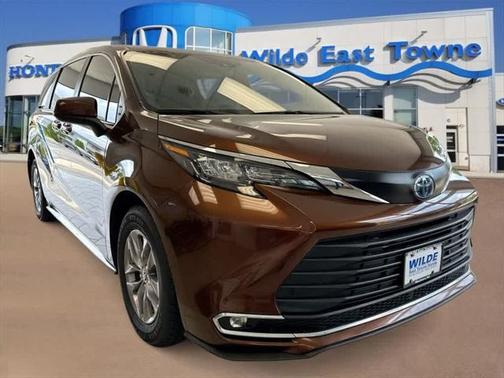 2024 Toyota Sienna XLE