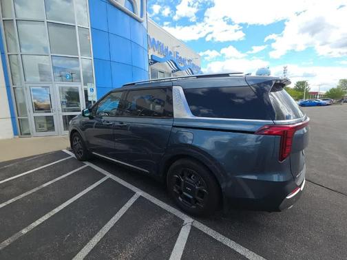 Astra Blue 2025 Kia Carnival SX