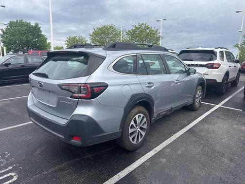 Ice Silver Metallic 2023 Subaru Outback Base