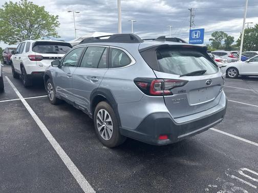 Ice Silver Metallic 2023 Subaru Outback Base