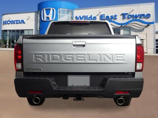 Solar Silver Metallic 2026 Honda Ridgeline RTL