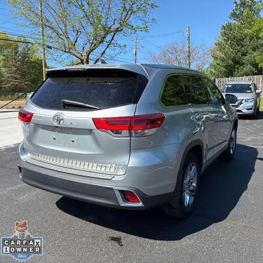 Celestial Silver Metallic 2019 Toyota Highlander Limited Platinum