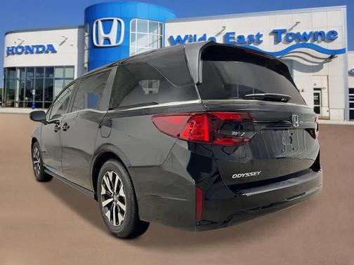 Crystal Black Pearl 2026 Honda Odyssey EX-L