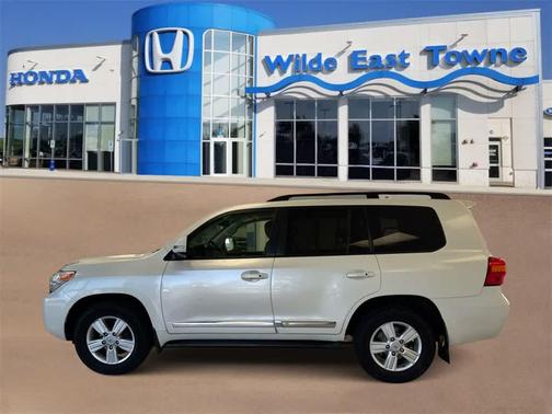 2015 Toyota Land Cruiser Base