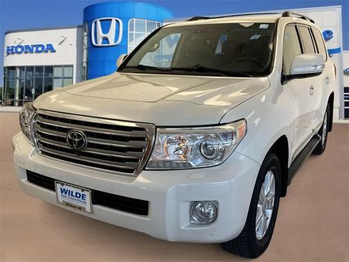 2015 Toyota Land Cruiser Base