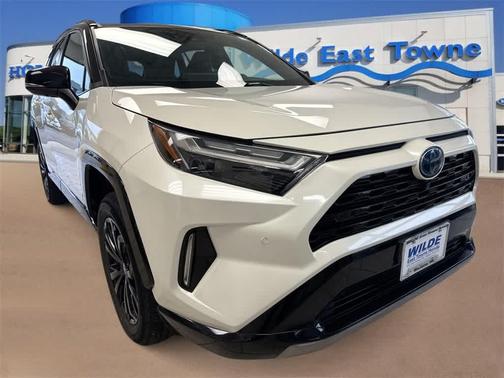 2022 Toyota RAV4 Hybrid SE