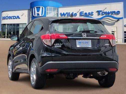 Crystal Black Pearl 2022 Honda HR-V LX