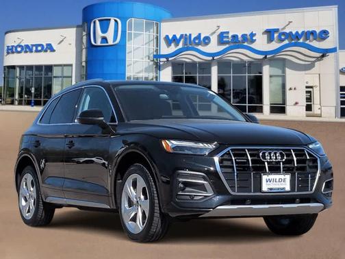 Mythos Black Metallic 2021 Audi Q5 45 Prestige