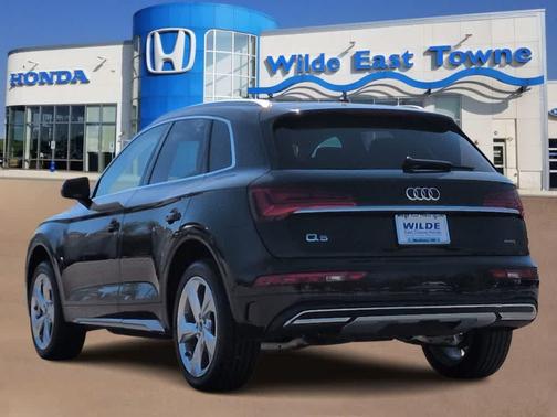 Mythos Black Metallic 2021 Audi Q5 45 Prestige