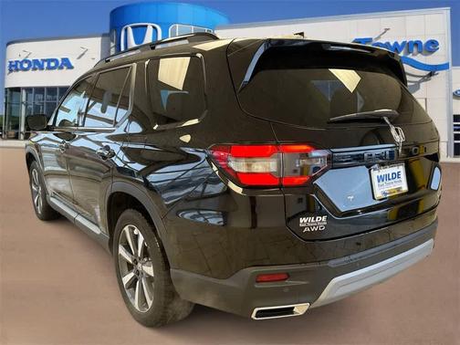2025 Honda Pilot Touring 8-Passenger