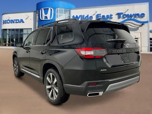 2025 Honda Pilot Touring 8-Passenger