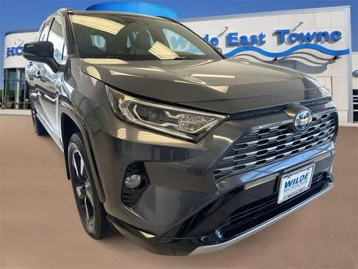 2020 Toyota RAV4 Hybrid SE
