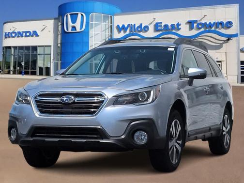 Ice Silver Metallic 2018 Subaru Outback 3.6R Limited