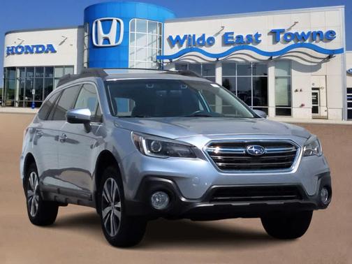 Ice Silver Metallic 2018 Subaru Outback 3.6R Limited