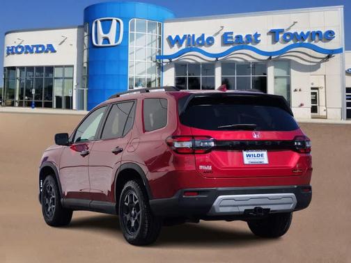 Radiant Red Metallic II 2025 Honda Pilot TrailSport