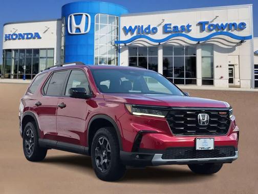 Radiant Red Metallic II 2025 Honda Pilot TrailSport