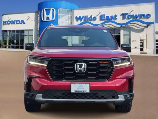 Radiant Red Metallic II 2025 Honda Pilot TrailSport