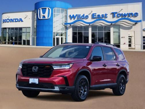 Radiant Red Metallic II 2025 Honda Pilot TrailSport